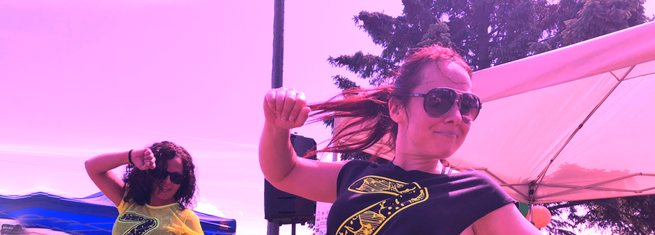 Muscular bodybuilder guy over dark background